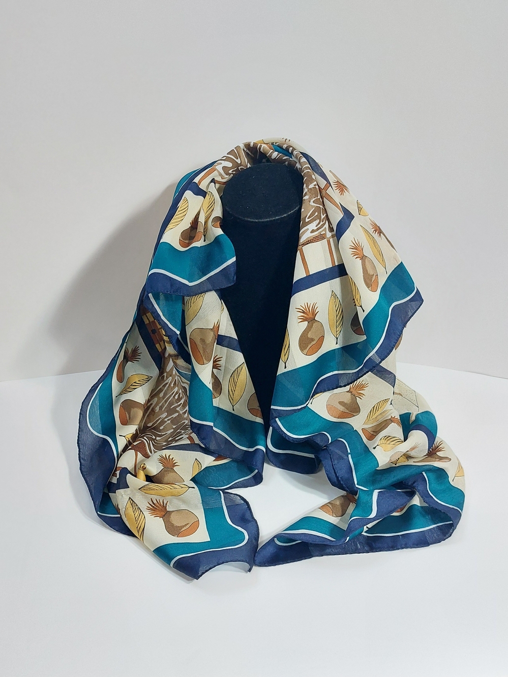 Lightweight Hedgehog Fall Print Polyester Scarf Wrap - Blue & Cream